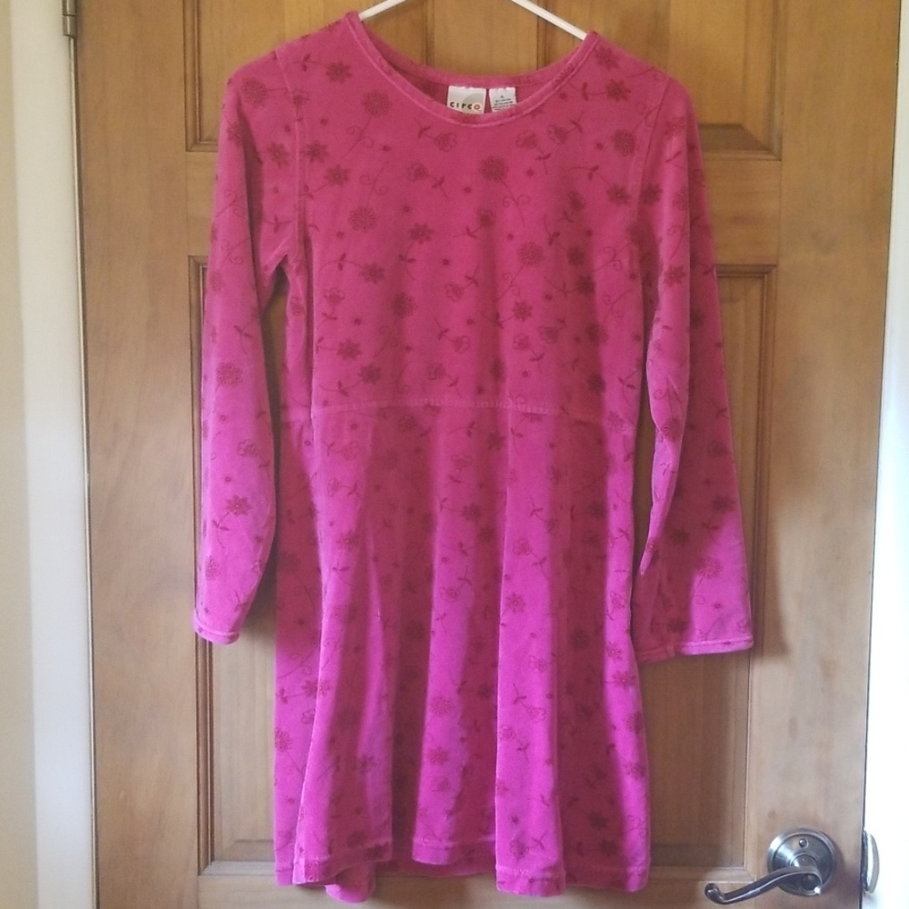 Circo Girl's velour long sleeve dress size XL